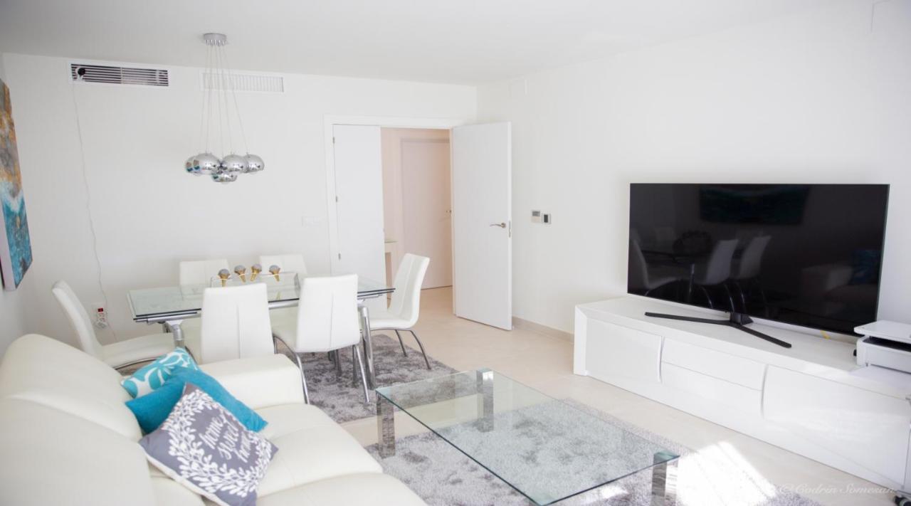 Lovely Apartment Centrally Located In Estepona Exteriör bild