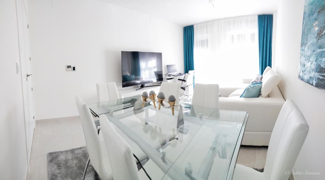 Lovely Apartment Centrally Located In Estepona Exteriör bild
