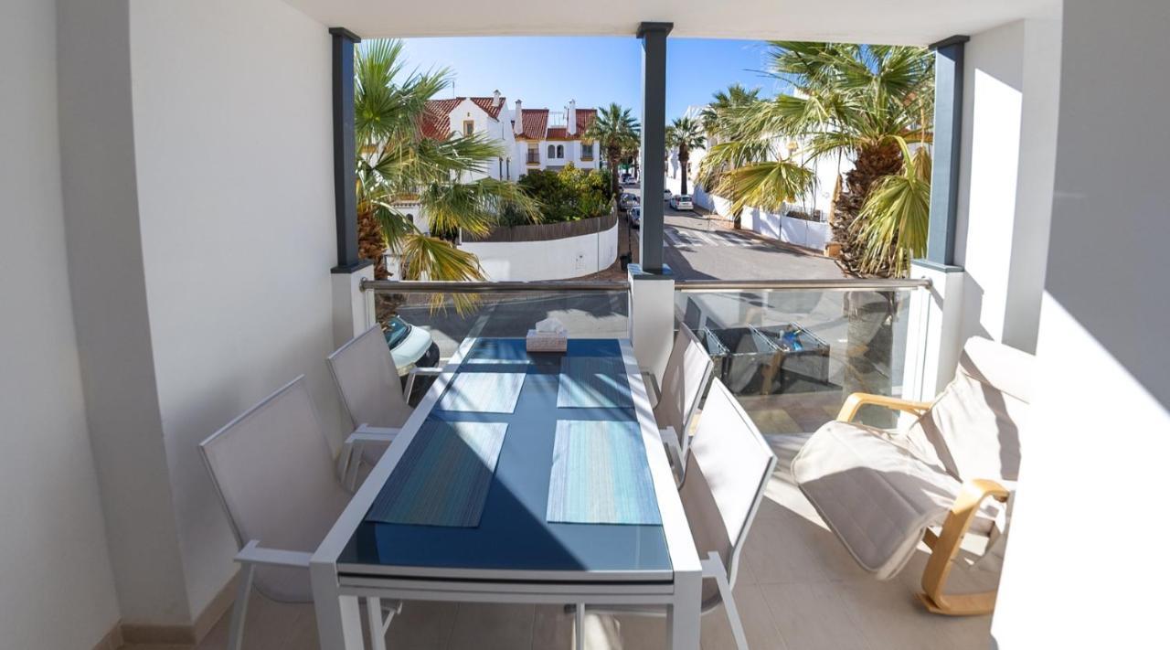 Lovely Apartment Centrally Located In Estepona Exteriör bild