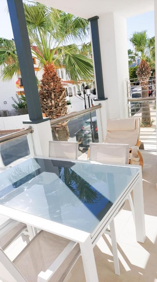 Lovely Apartment Centrally Located In Estepona Exteriör bild