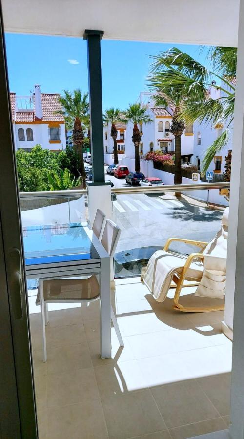 Lovely Apartment Centrally Located In Estepona Exteriör bild