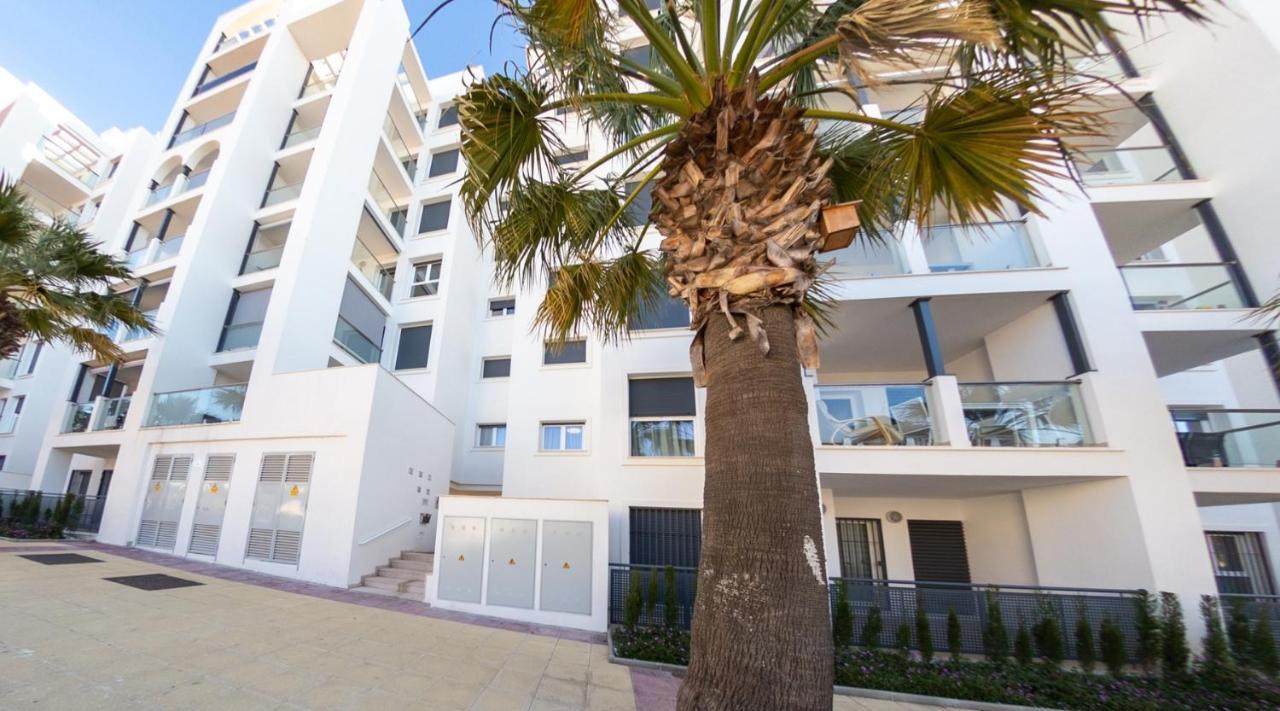 Lovely Apartment Centrally Located In Estepona Exteriör bild