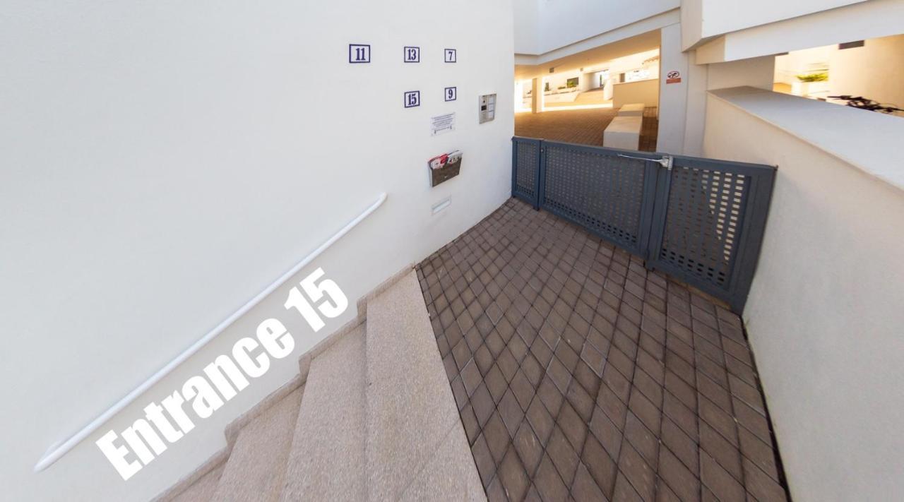 Lovely Apartment Centrally Located In Estepona Exteriör bild